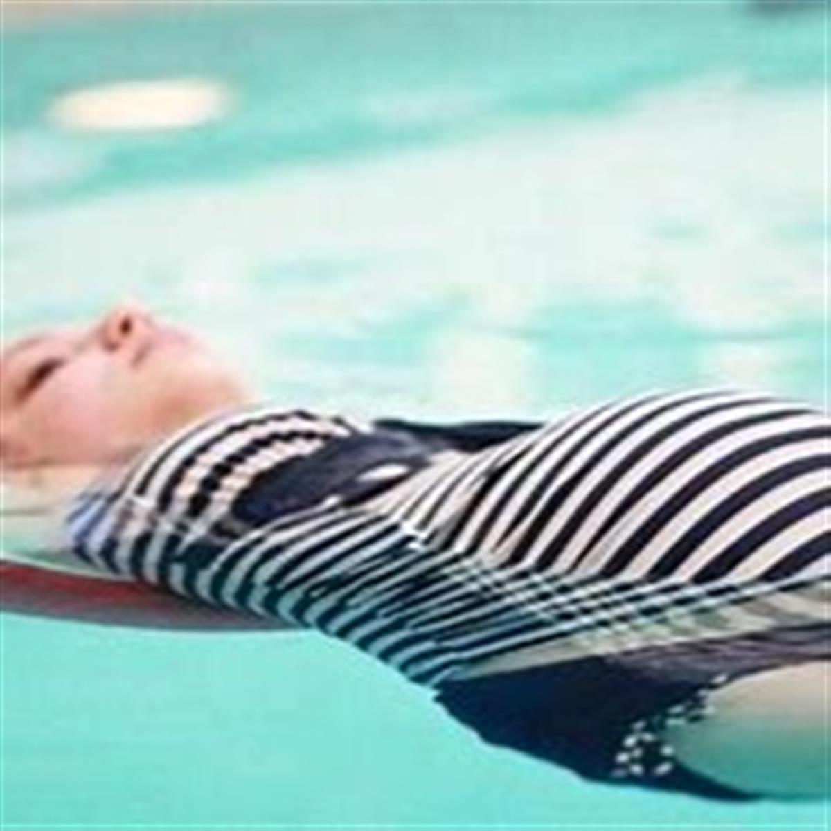 AQUANATAL - ZWANGERSCHAPS yoga in het water  -  KENNISMAKING SESSIE op 26 NOV 2024 @ LITTLE BUBBLES